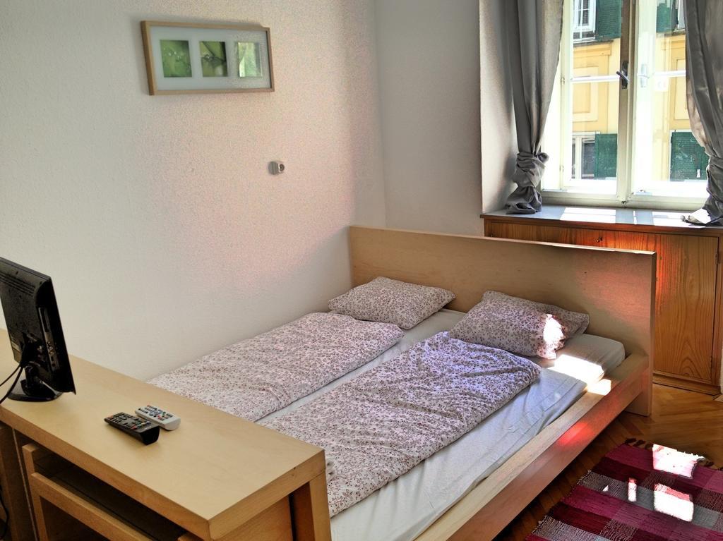 Apartment Jakominiplatz Graz Værelse billede